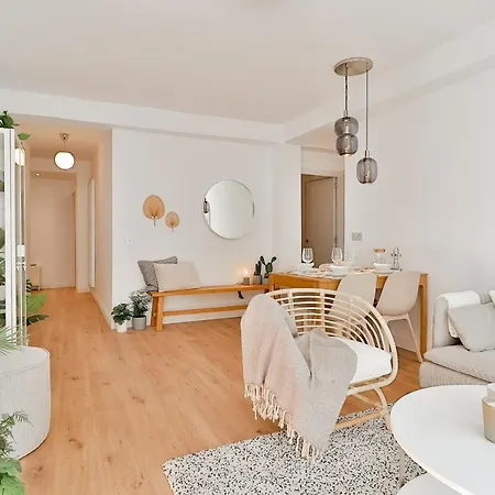C24 Fantastic 4 Bedroom With Terrace Apartment *