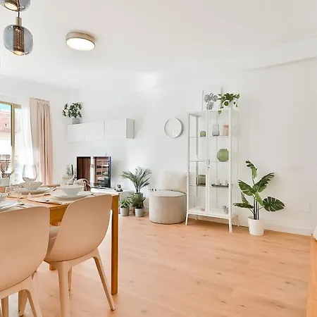 Apartment C24 Fantastic 4 Bedroom With Terrace