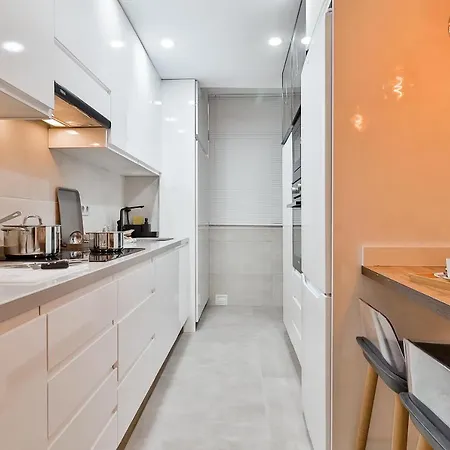 Apartment C24 Fantastic 4 Bedroom With Terrace *